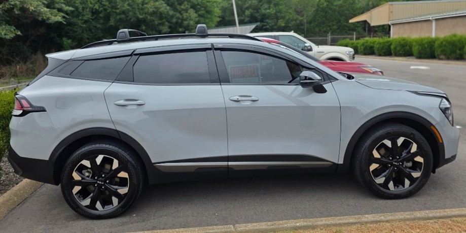 2024 Kia Sportage (side view)